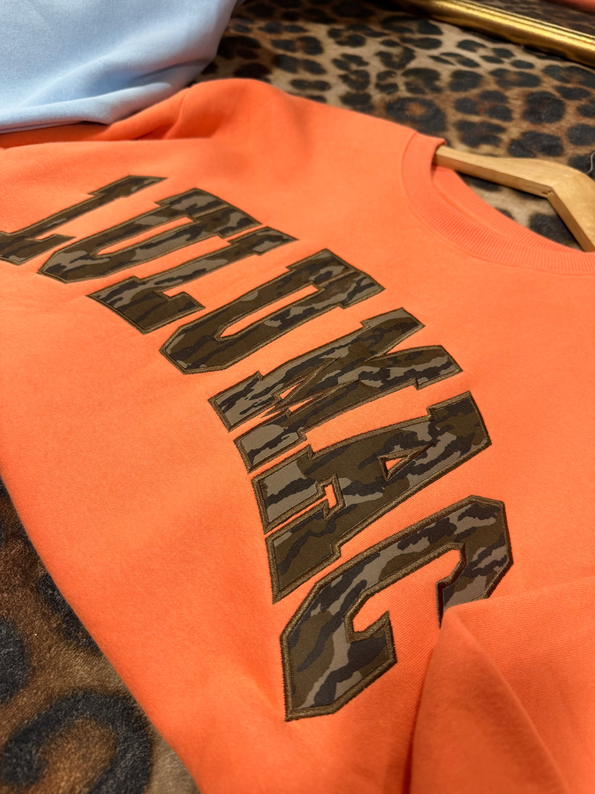 Lulu Mac sweatshirt - mossy oak bottomland camo on orange