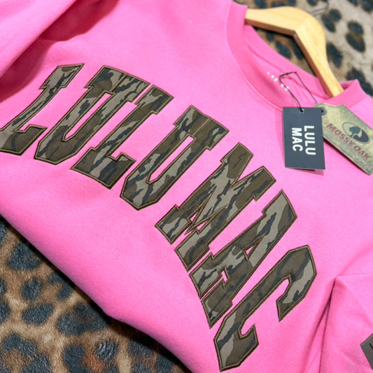 Lulu Mac sweatshirt- mossy oak bottomland on bubblegum pink