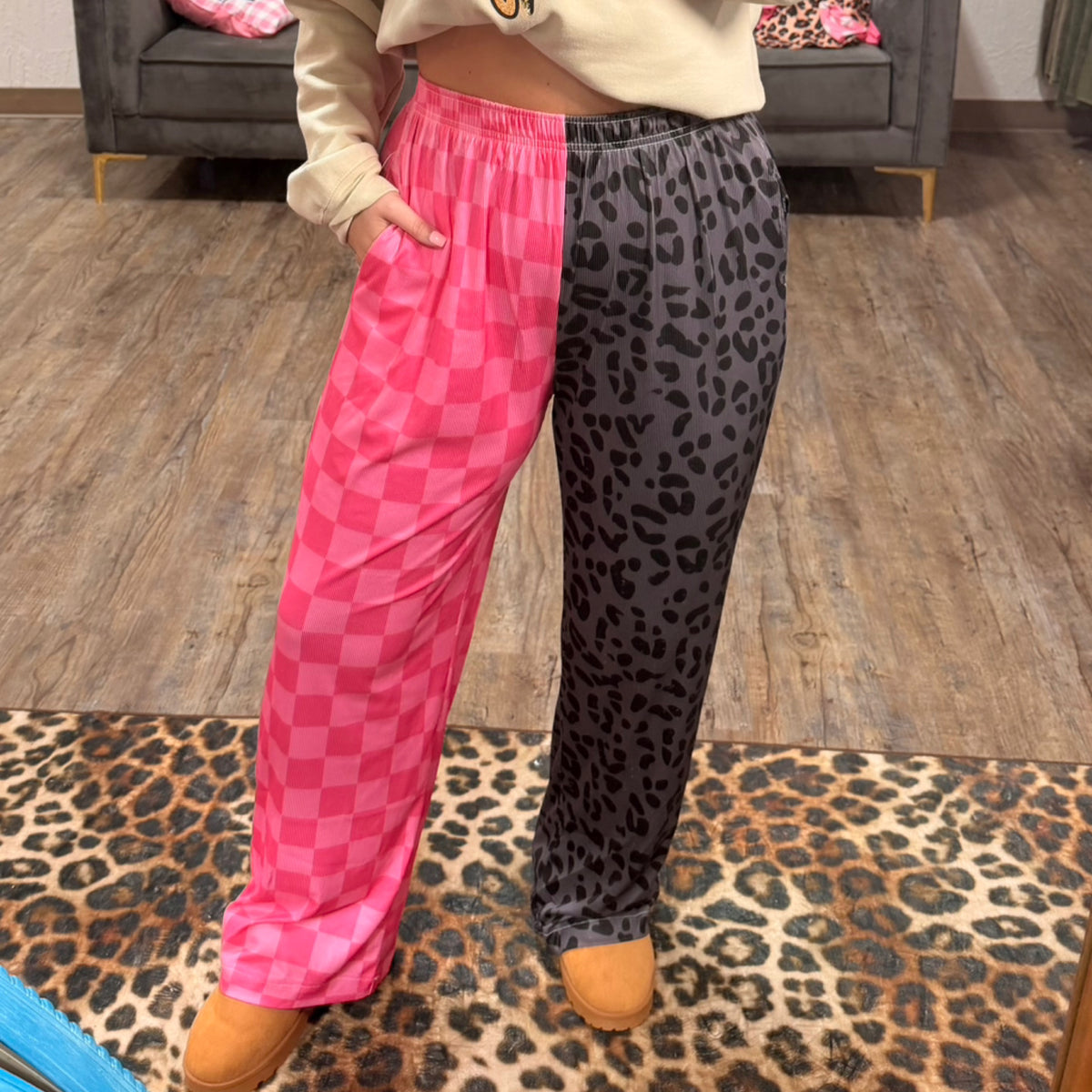 Split pants dark grey leopard and pink checkered